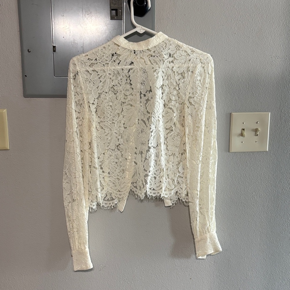 Forever 21 Ivory Floral Lace Long-Sleeve Blouse